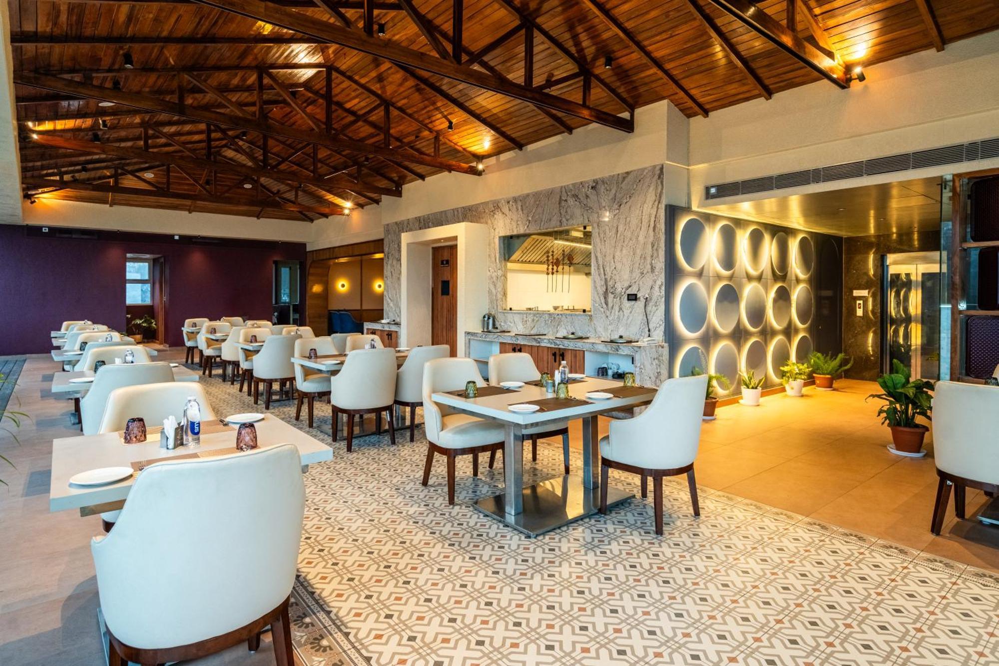 The White Rock Inn & Dine Shillong Dış mekan fotoğraf