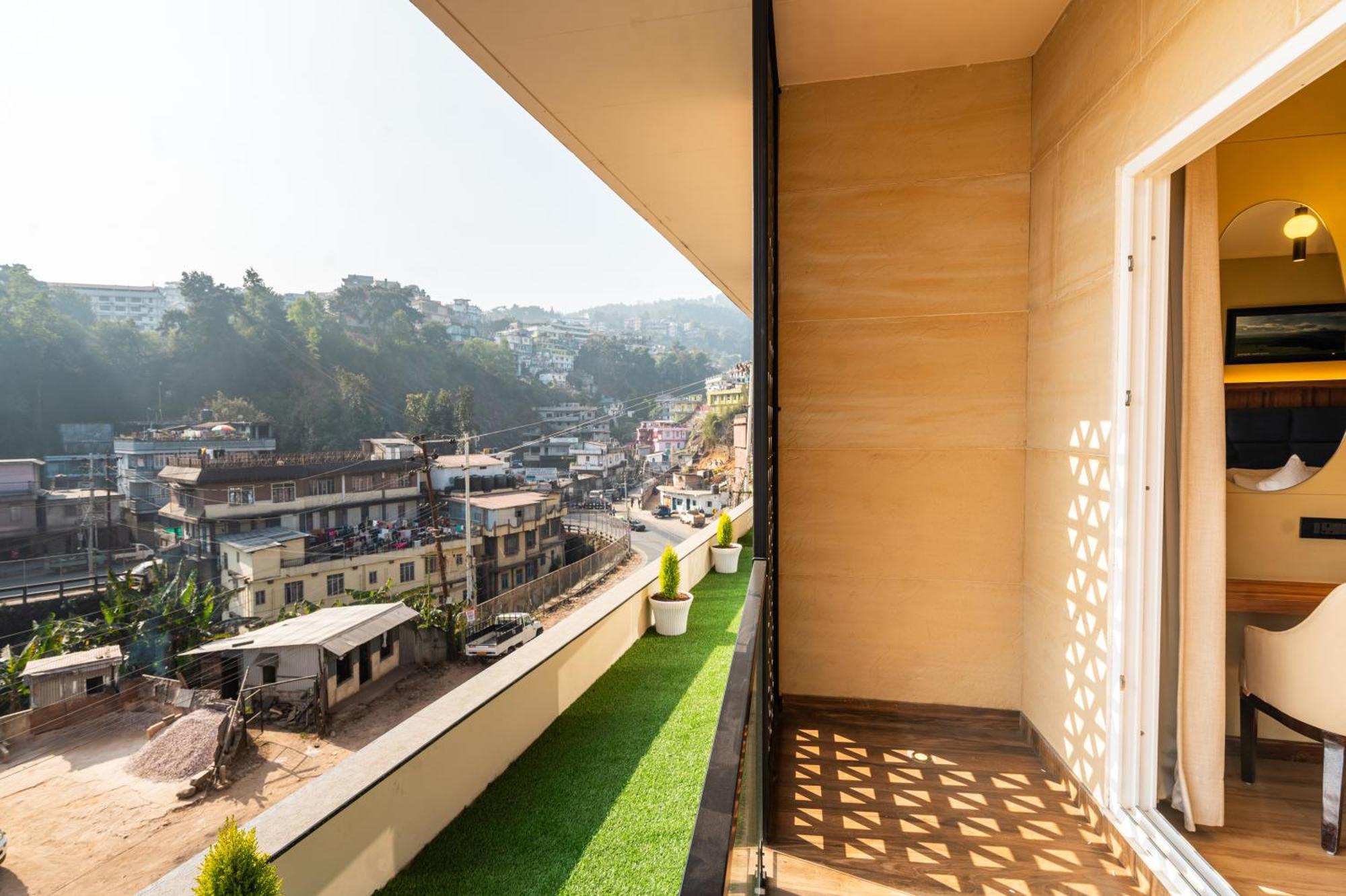 The White Rock Inn & Dine Shillong Dış mekan fotoğraf